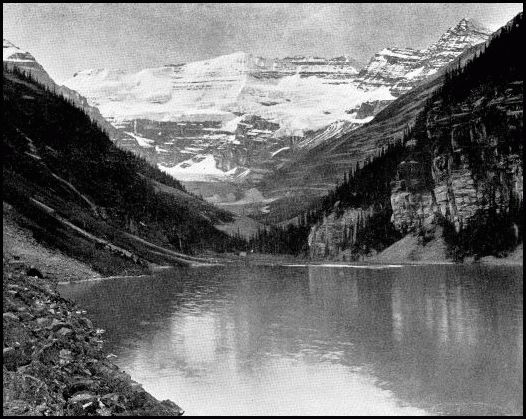 LAKE LOUISE, LAGGAN