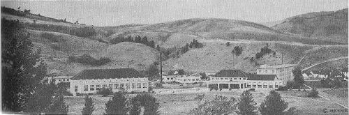 Mammoth Hot Springs Hotel and Dining Room