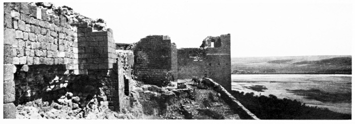 Fig. 207.—DIYÂRBEKR, YENI KAPU.